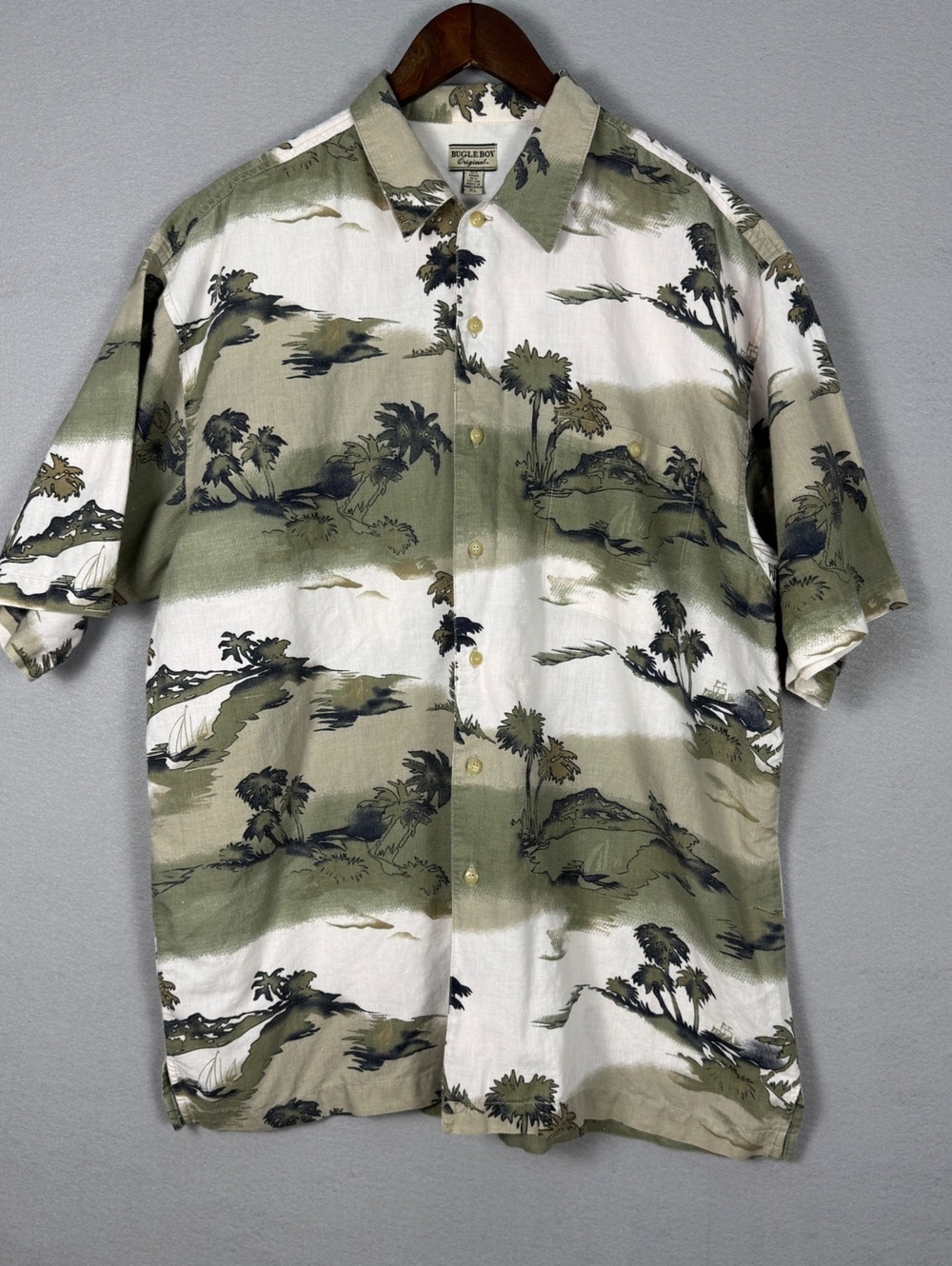Bugle Boy Mens XL Short Sleeve Nature Designed Button Shirt